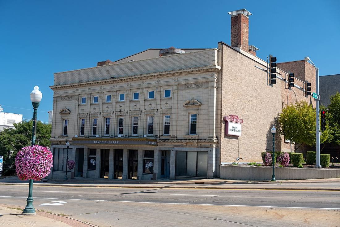 Dixon Historic Theatre in Dixon, Illinois